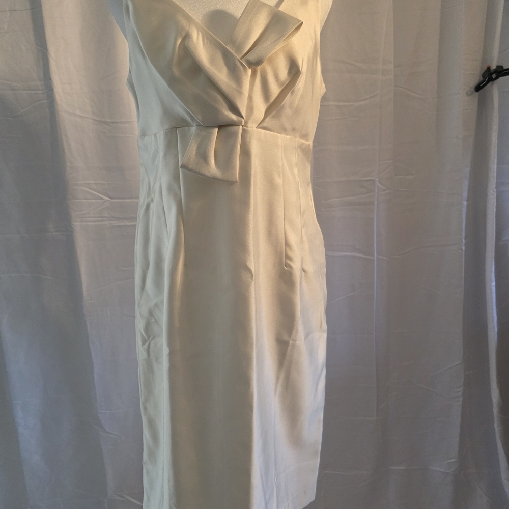 Elegant Cream Sleeveless Dress
